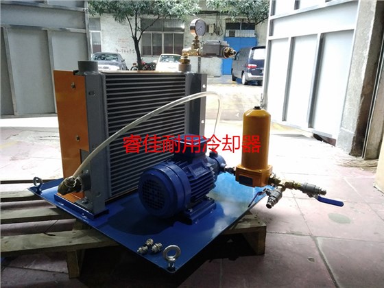 RJ-406獨(dú)立循環(huán)油泵風(fēng)冷卻器.jpg RJ-406獨(dú)立循環(huán)油泵風(fēng)冷卻器.jpg